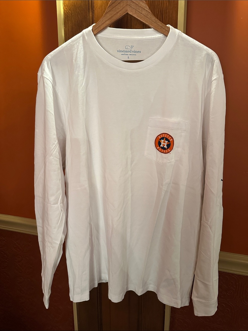 Vineyard Vines Men’s White Long-Sleeve Pocket Tee Orange Houston Astros Patch